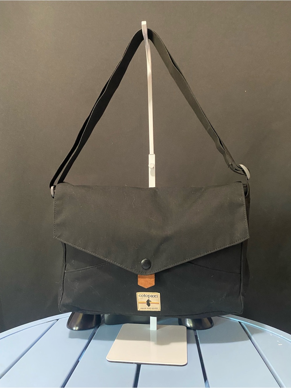 Cotopaxi Lima Medium Satchel Black Canvas Nylon Padded 10x14x2.5" Messenger Bag